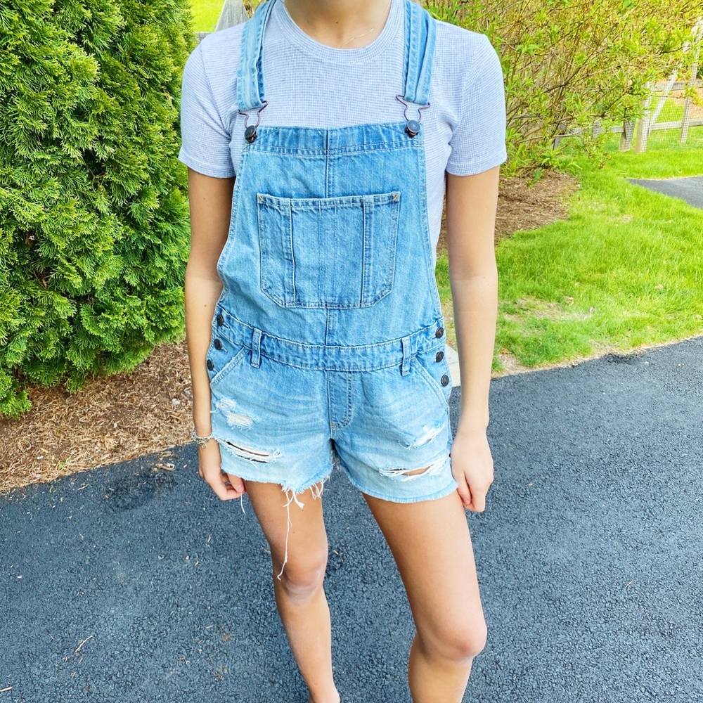 Cute Abercrombie jean overalls